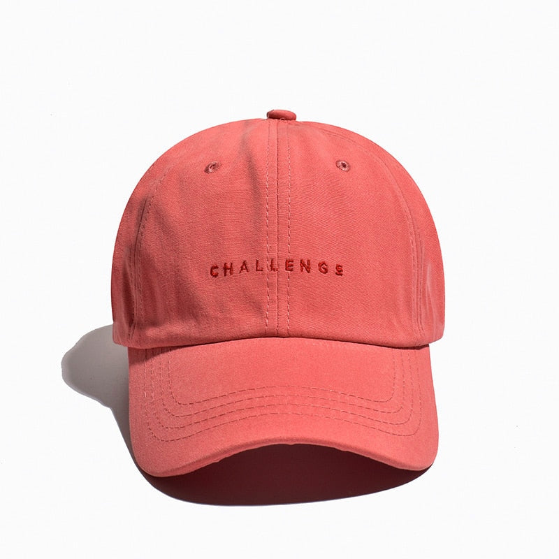 כובע מצחייה עם כיתוב CHALLENGE